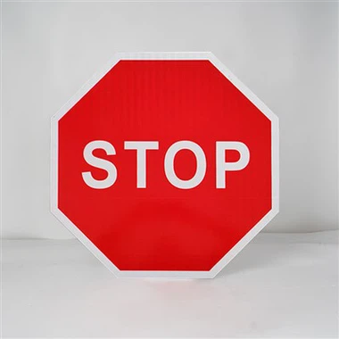 Panneau réfléchissant d'arrêt de rue